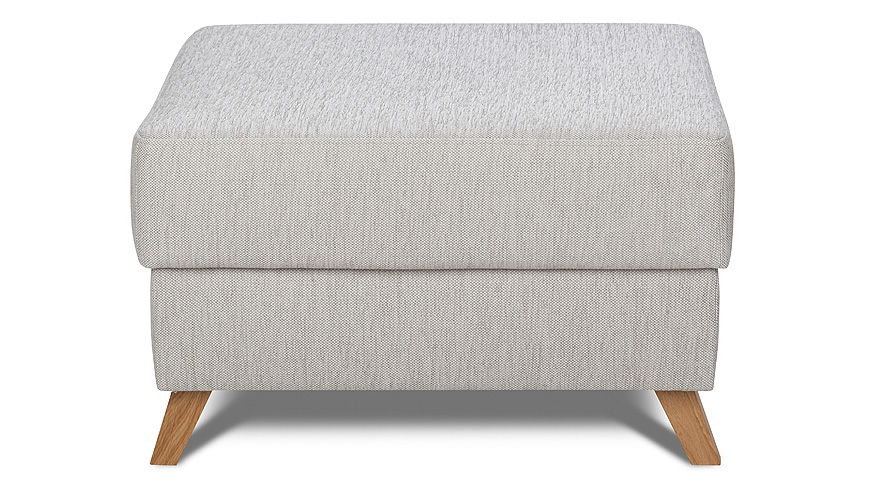 PUFA NA DREWNIANYCH NOGACH