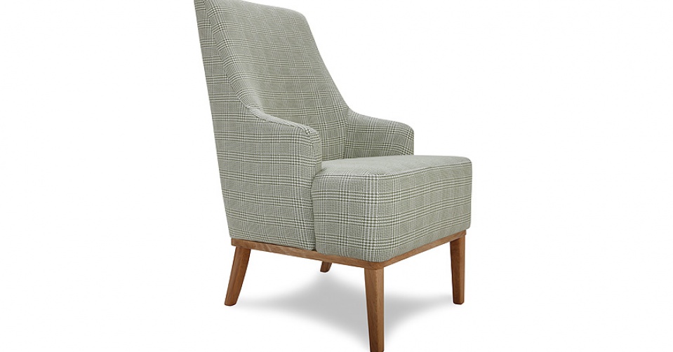 Wysokie nogi dodają finezji i lekkości.